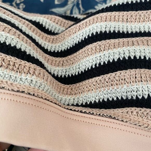 Plus size 2X bikini top with pink, beige & black crocheted knit front. Adj strap - Picture 8 of 12